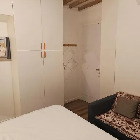 Studio, Place De La Nation, 1mn A Pied Du Metro 1,2,6,9 Et Rer A Appartement *
