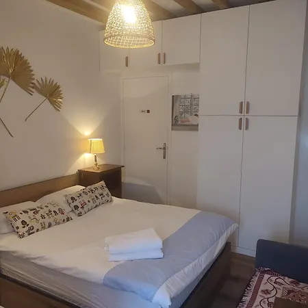 Studio, Place De La Nation, 1mn A Pied Du Metro 1,2,6,9 Et Rer A Paris