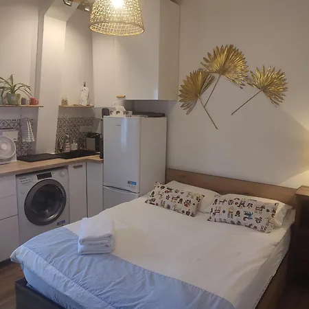 Appartement Studio, Place De La Nation, 1mn A Pied Du Metro 1,2,6,9 Et Rer A *
