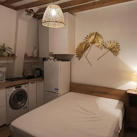 Studio, Place De La Nation, 1mn A Pied Du Metro 1,2,6,9 Et Rer A Paris
